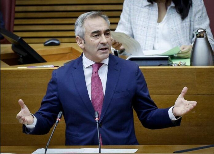 El consejero de Agricultura de la Comunidad Valenciana, Miguel Barrachina.